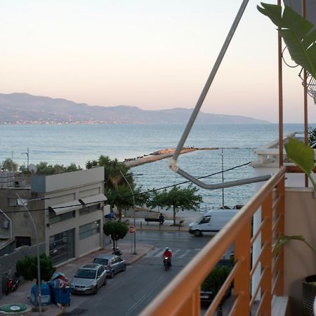 Infinity Blue Next To The Sea Apartment Kalamata Exterior photo